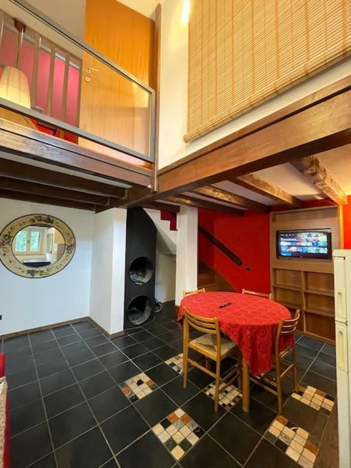Musicians Mansion Loft Appartement Fino Mornasco Buitenkant foto